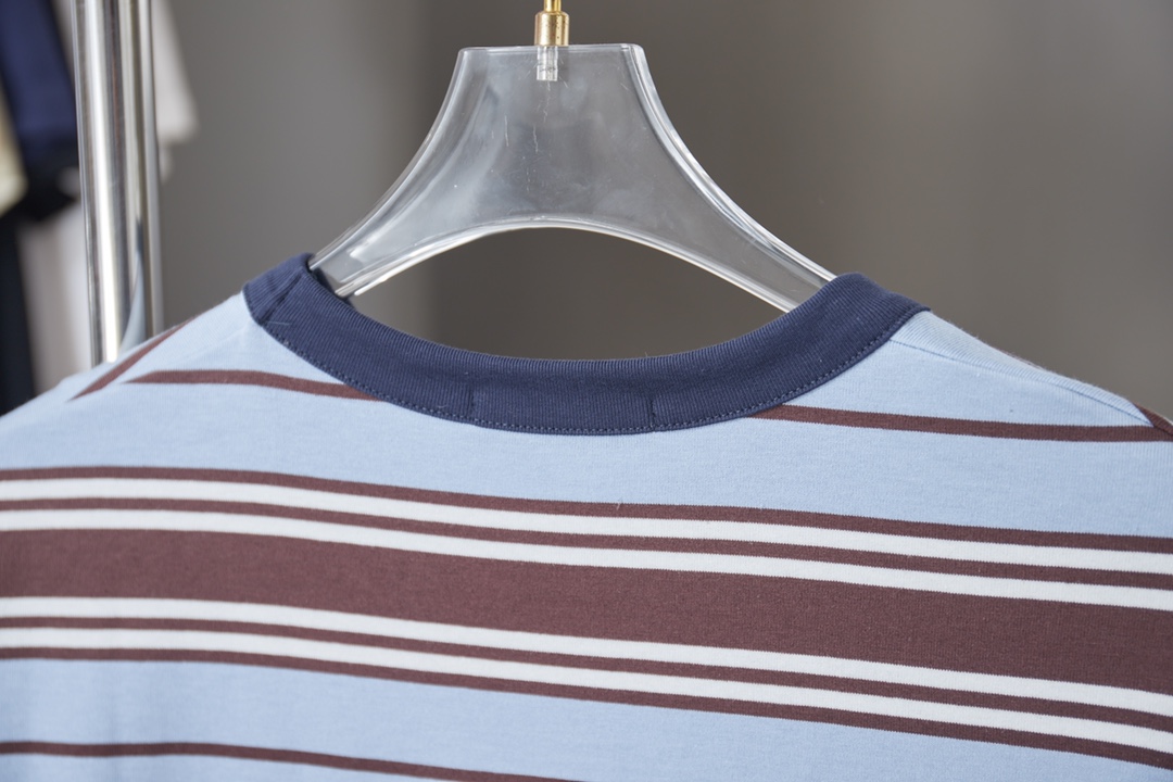 Prada clothing-250