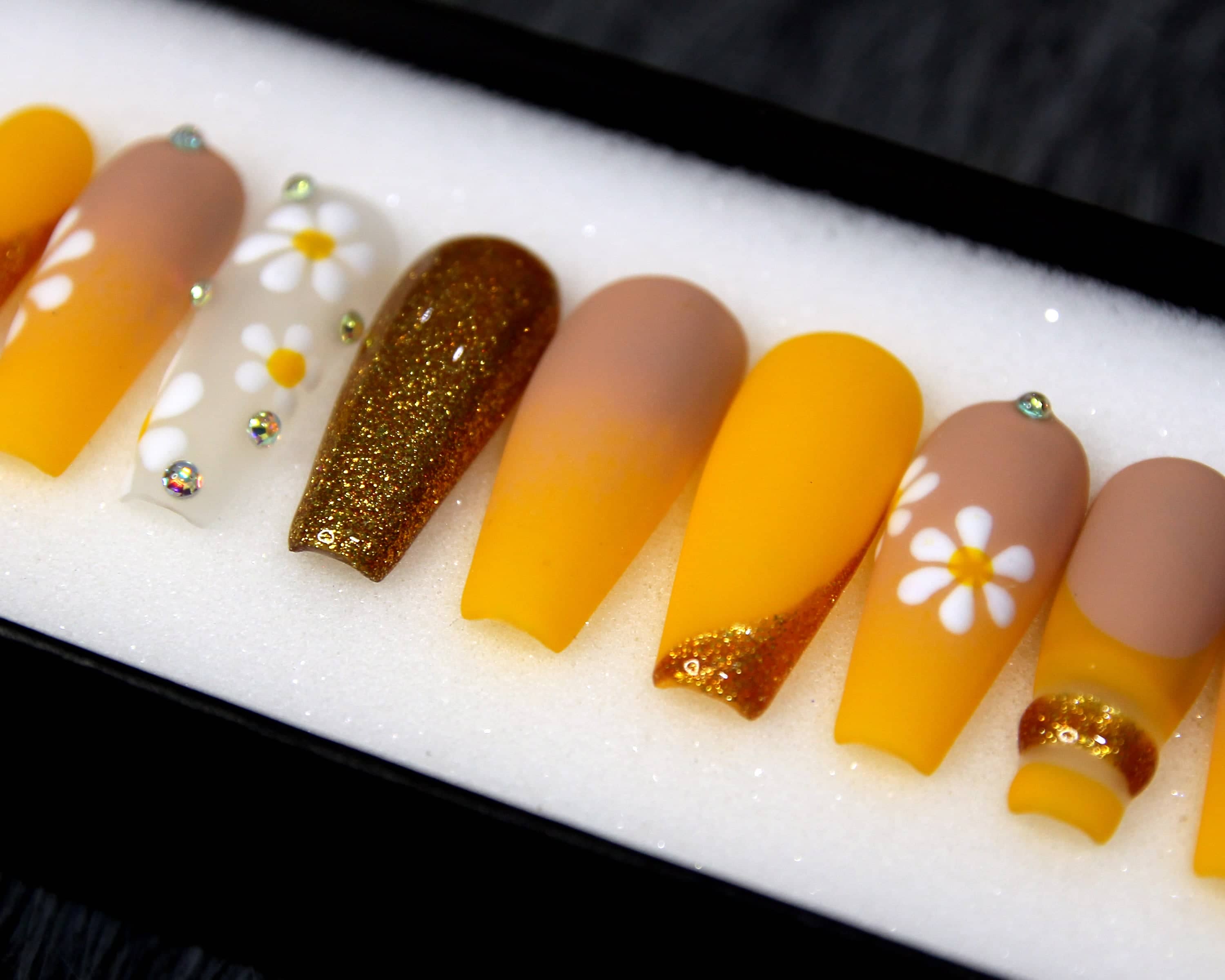 Daisy Ombre Delight Press On NailsDaisy Ombre Delight Press On Nails - SAYEGIRLS