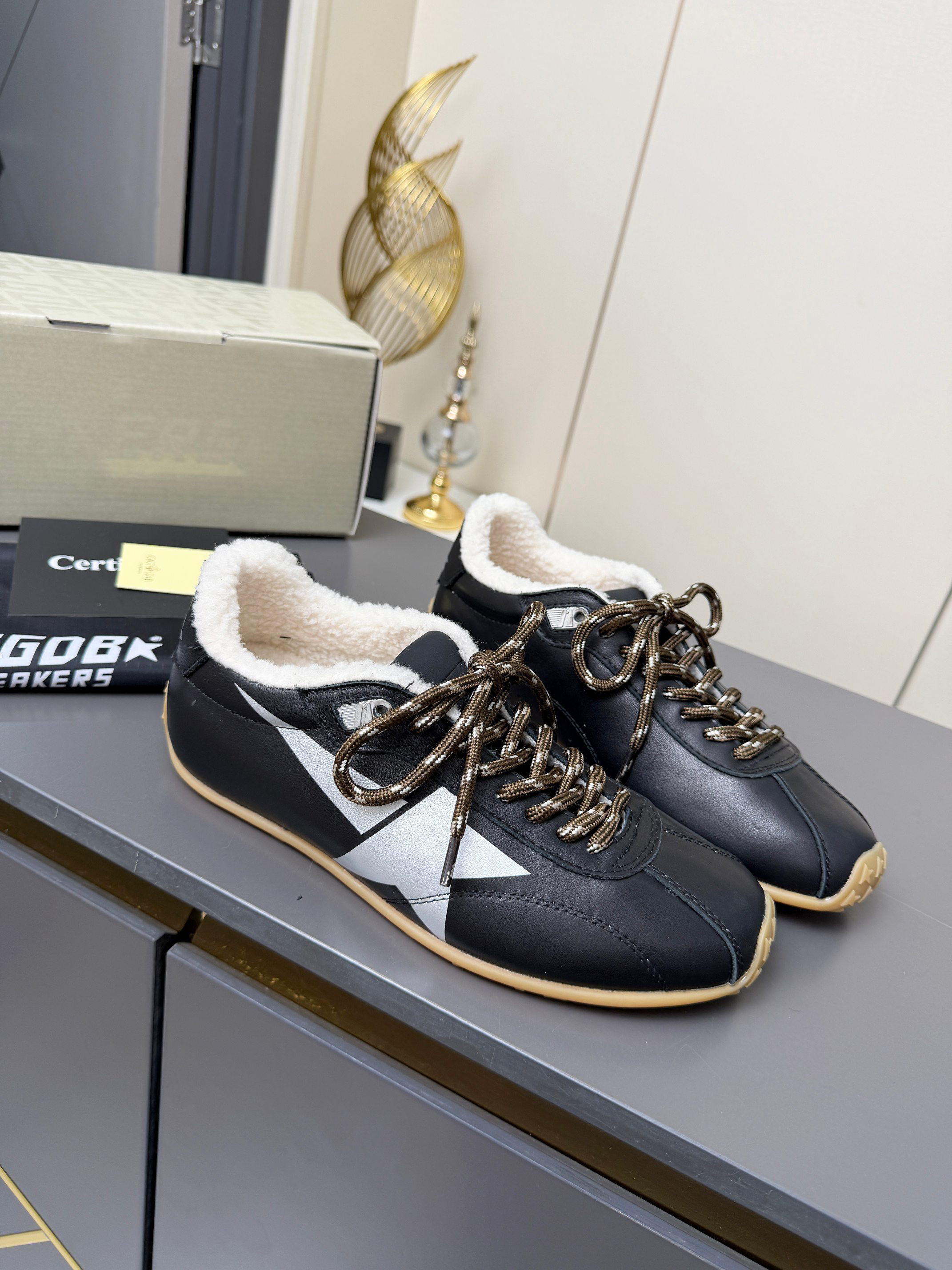 Golden Goose Sneakers-28