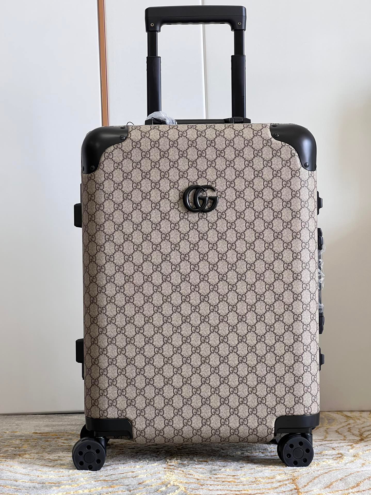 Gucci luggage-17