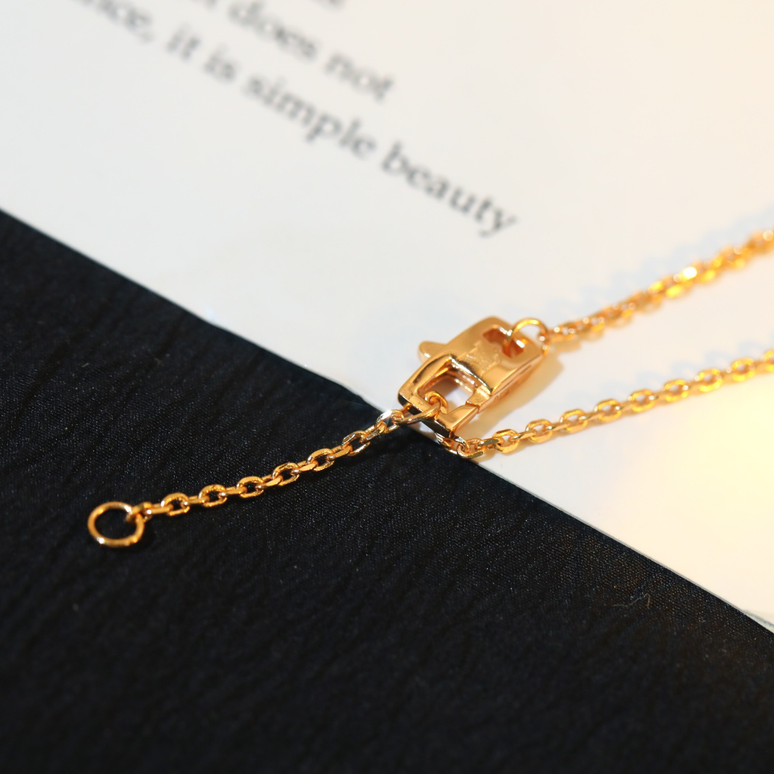 LV necklace-48