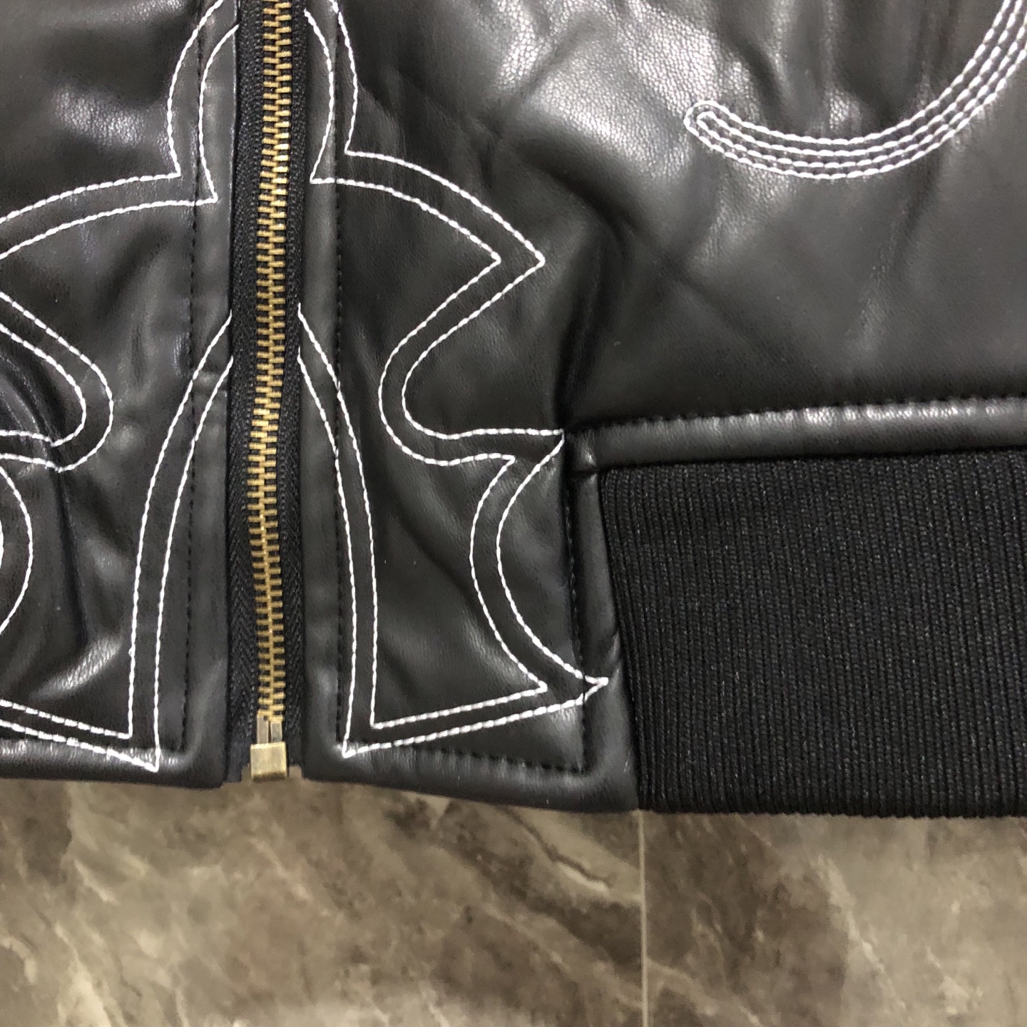 LV Clothing-277