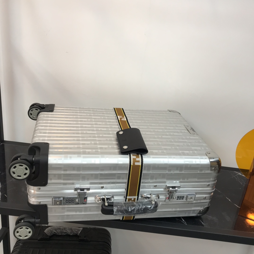 Fendi luggage-16