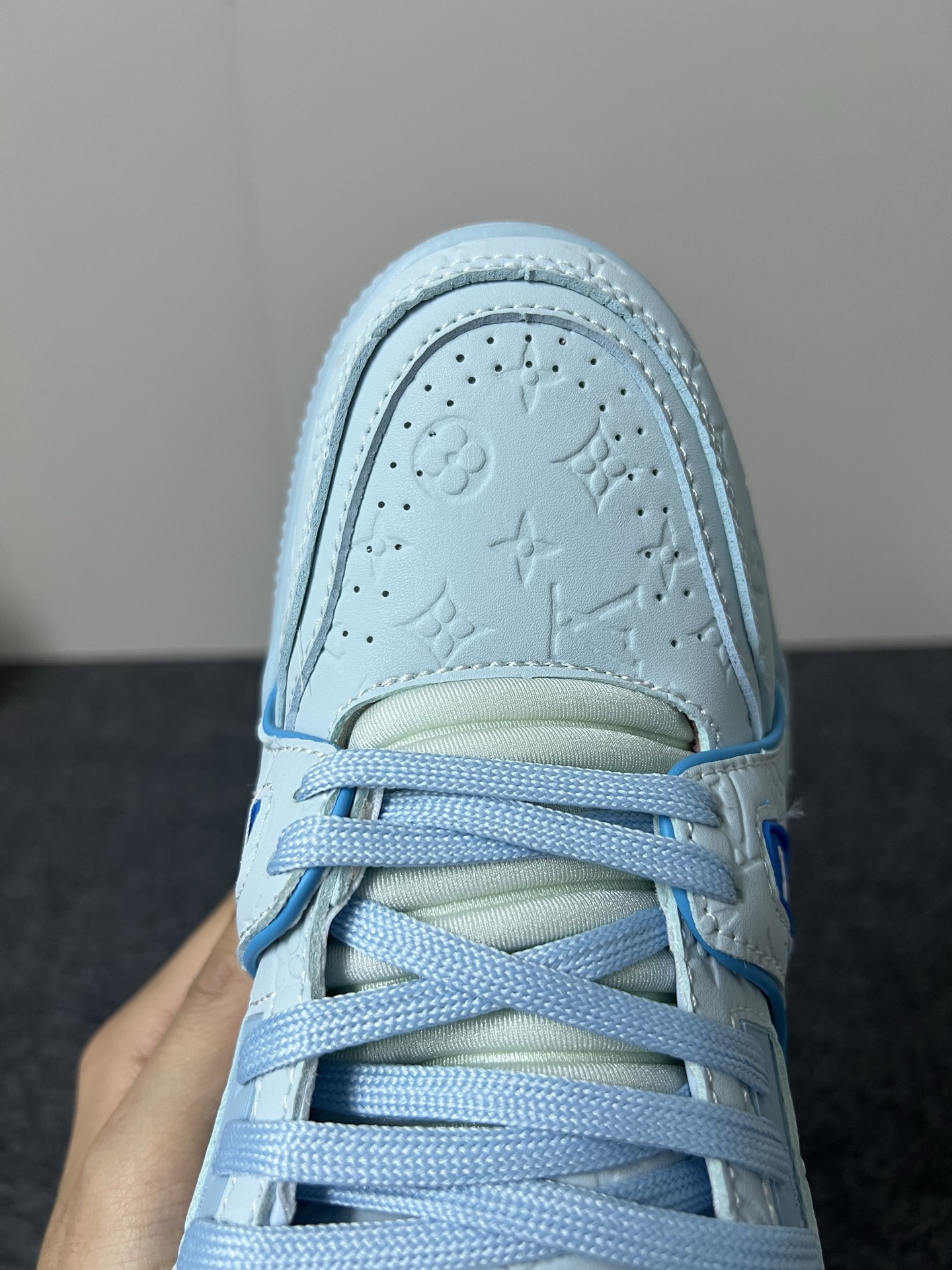 Lv Sneakers-117