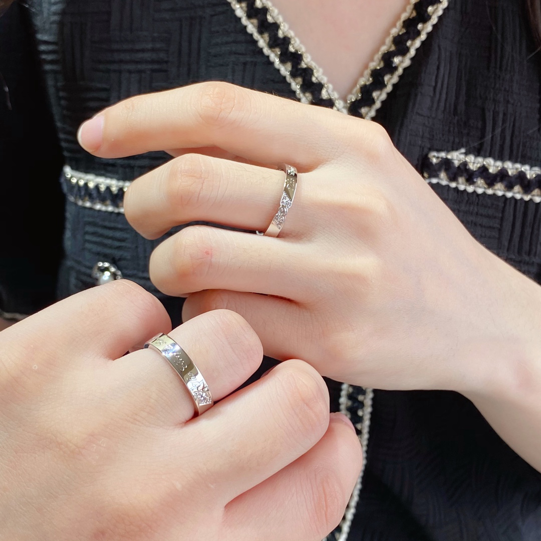 Van Cleef & Arpels ring-82