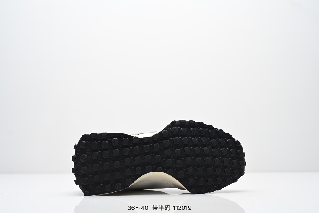 New Balance Sneakers-111