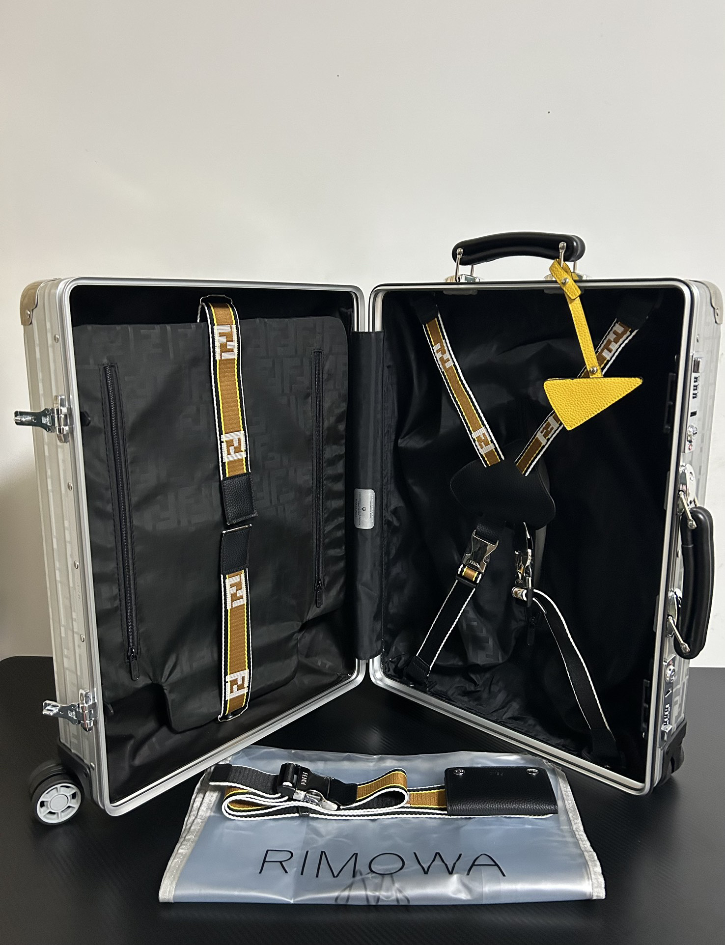 Fendi luggage-4