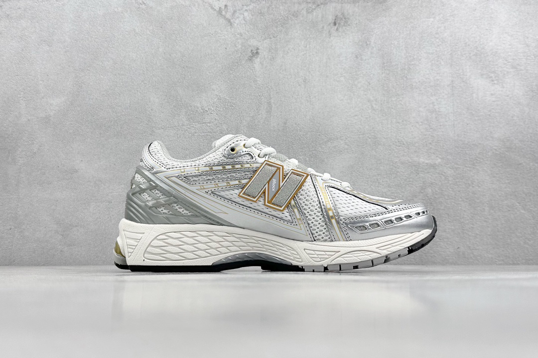 New Balance Sneakers-93