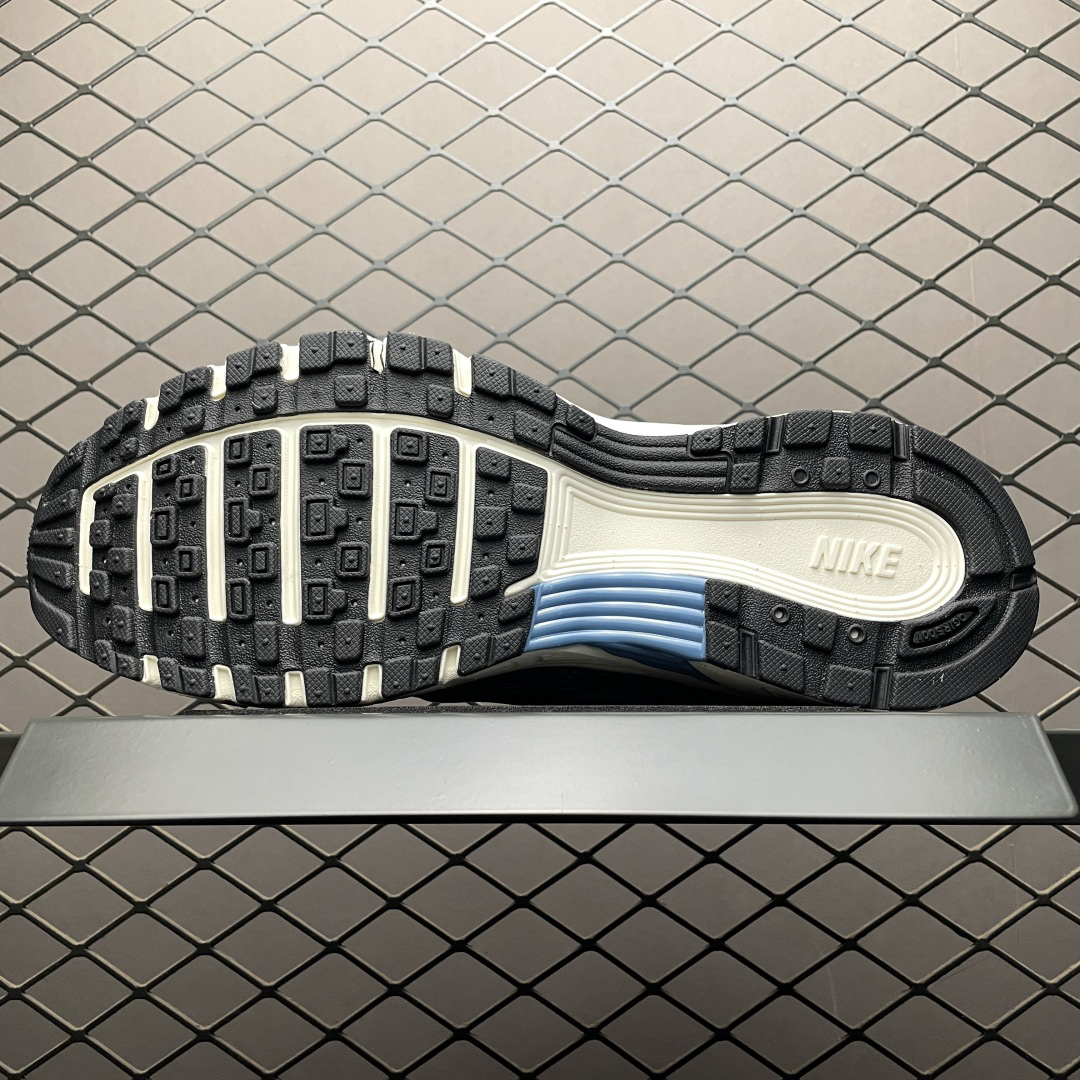 Nike Sneakers-125