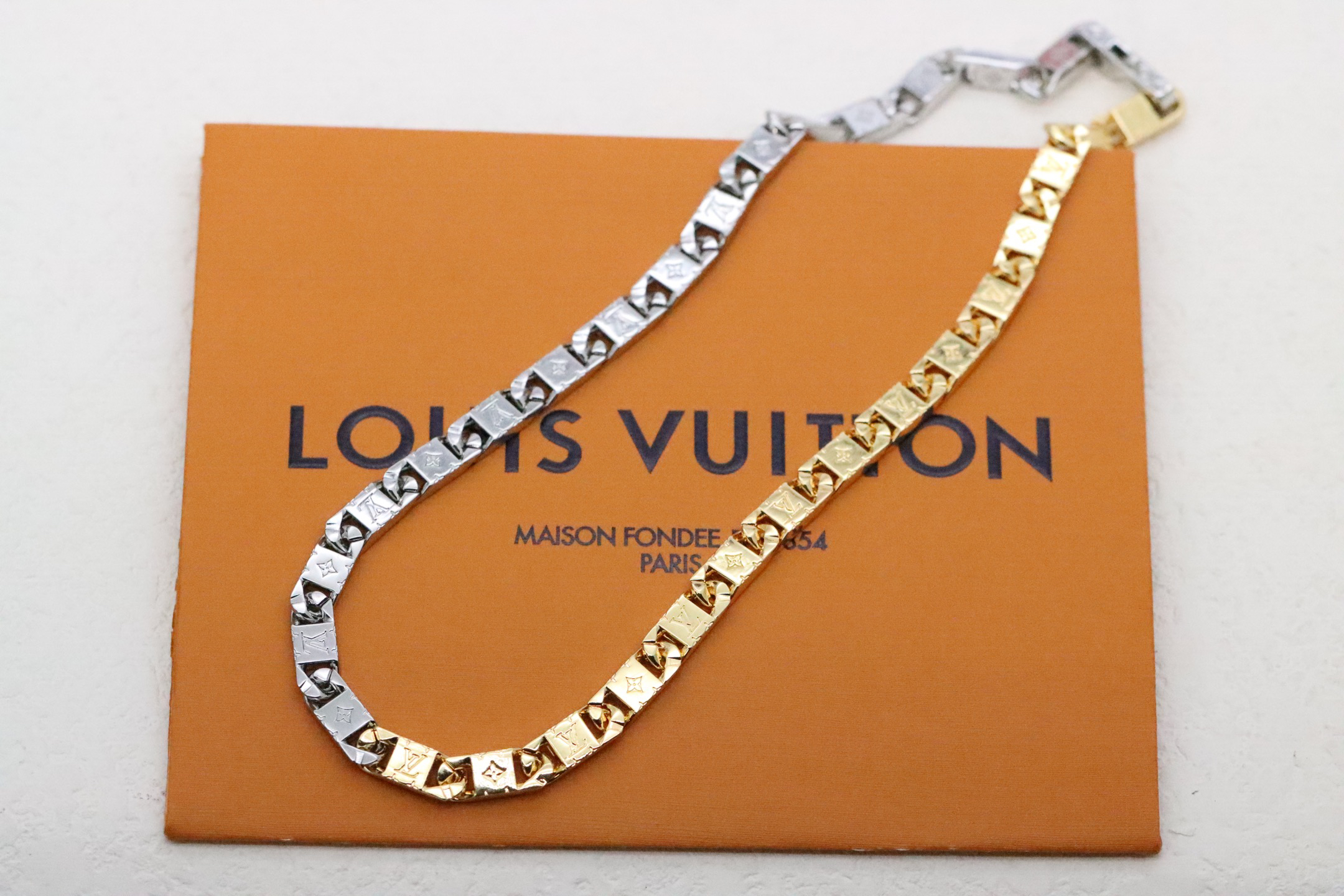 LV necklace-29