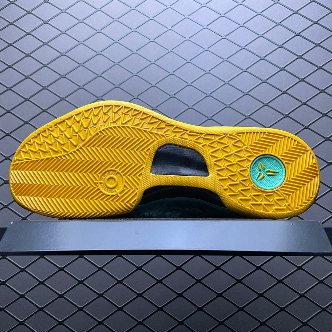 Nike Sneakers-200