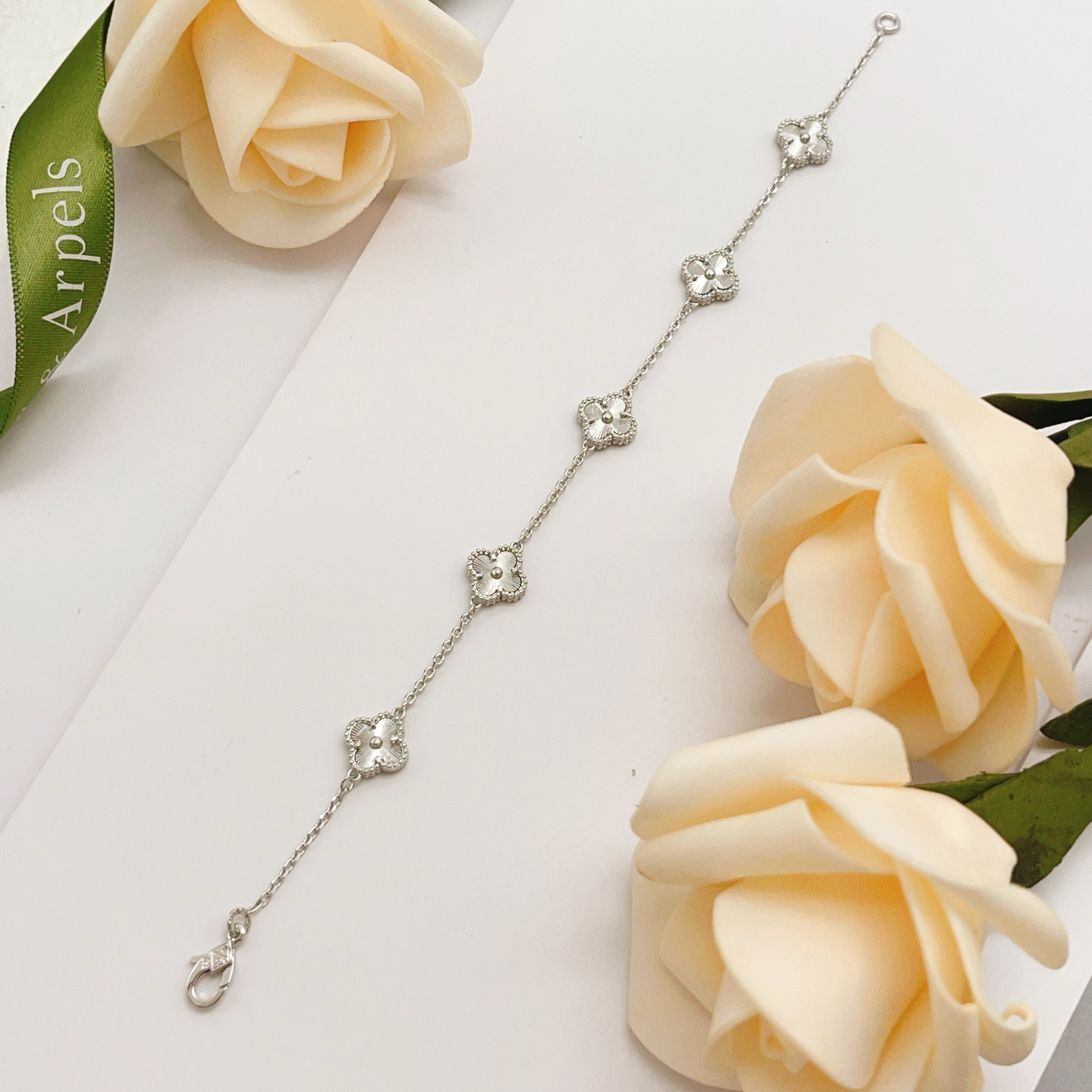 Van Cleef & Arpels Bracelet-92