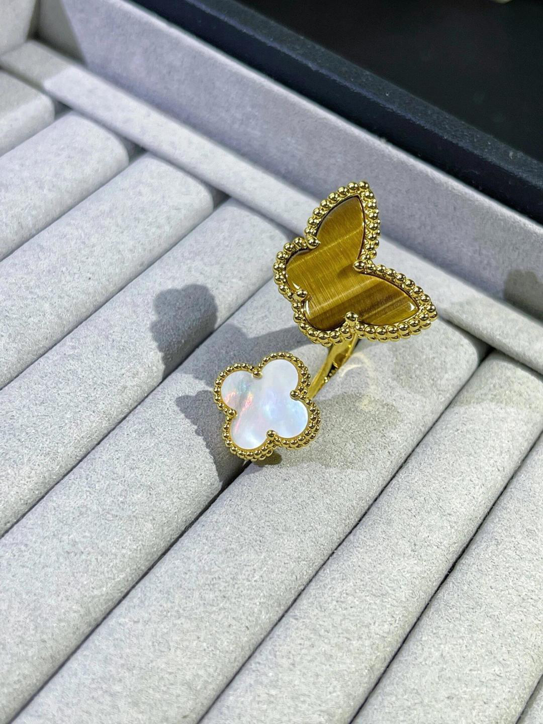 Van Cleef & Arpels ring-31