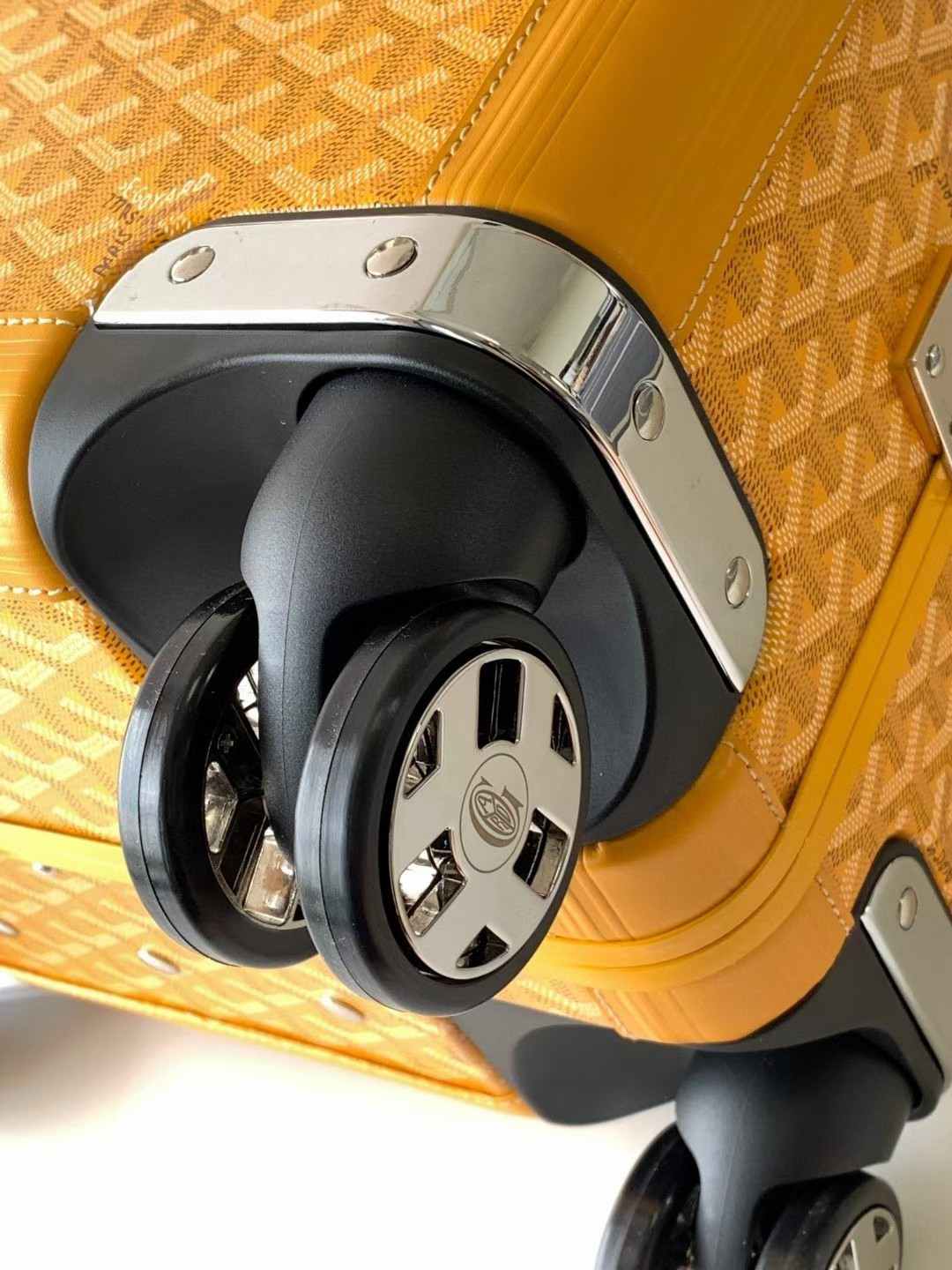 Goyard luggage-3