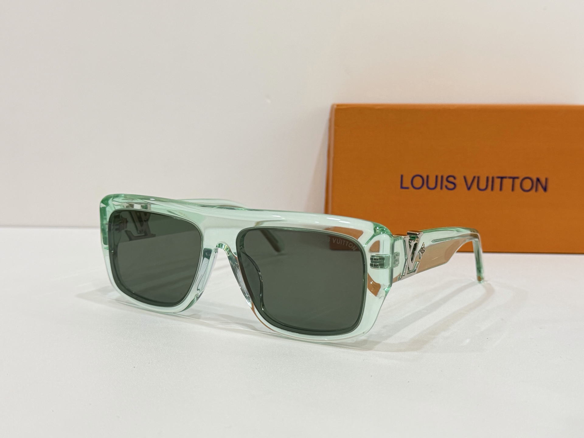 LV glasses-70