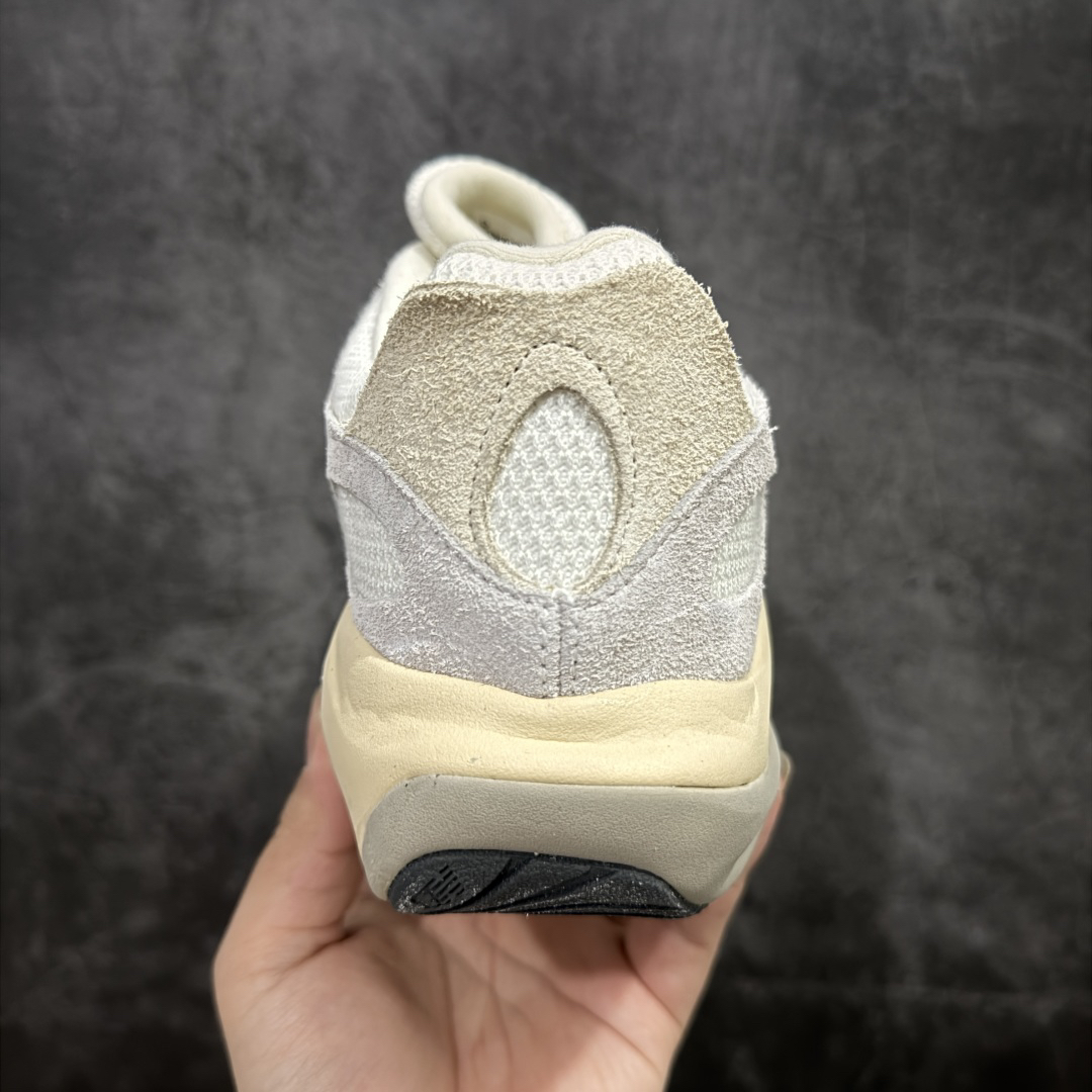 New Balance Sneakers-246