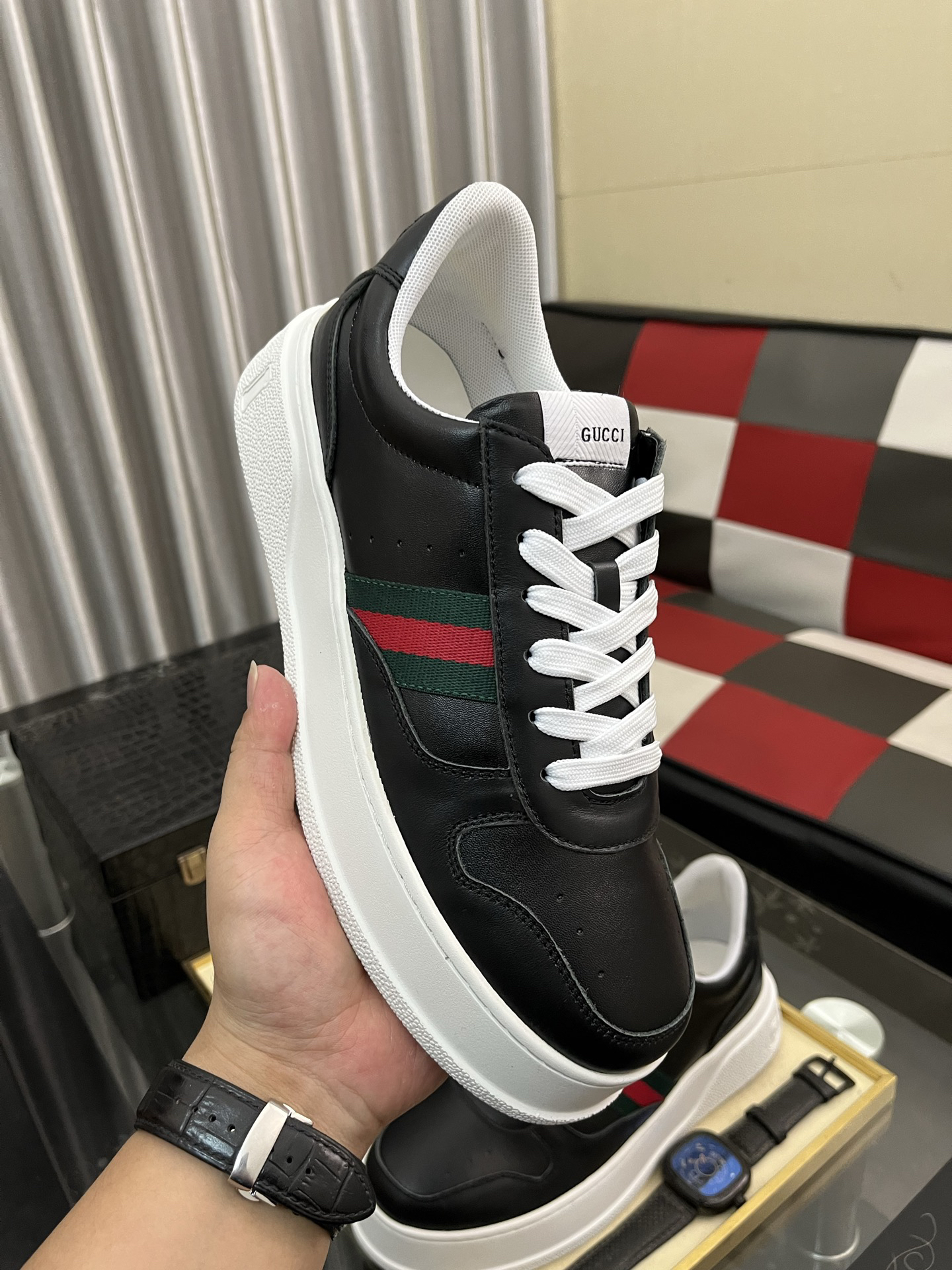 Gucci Sneakers-101