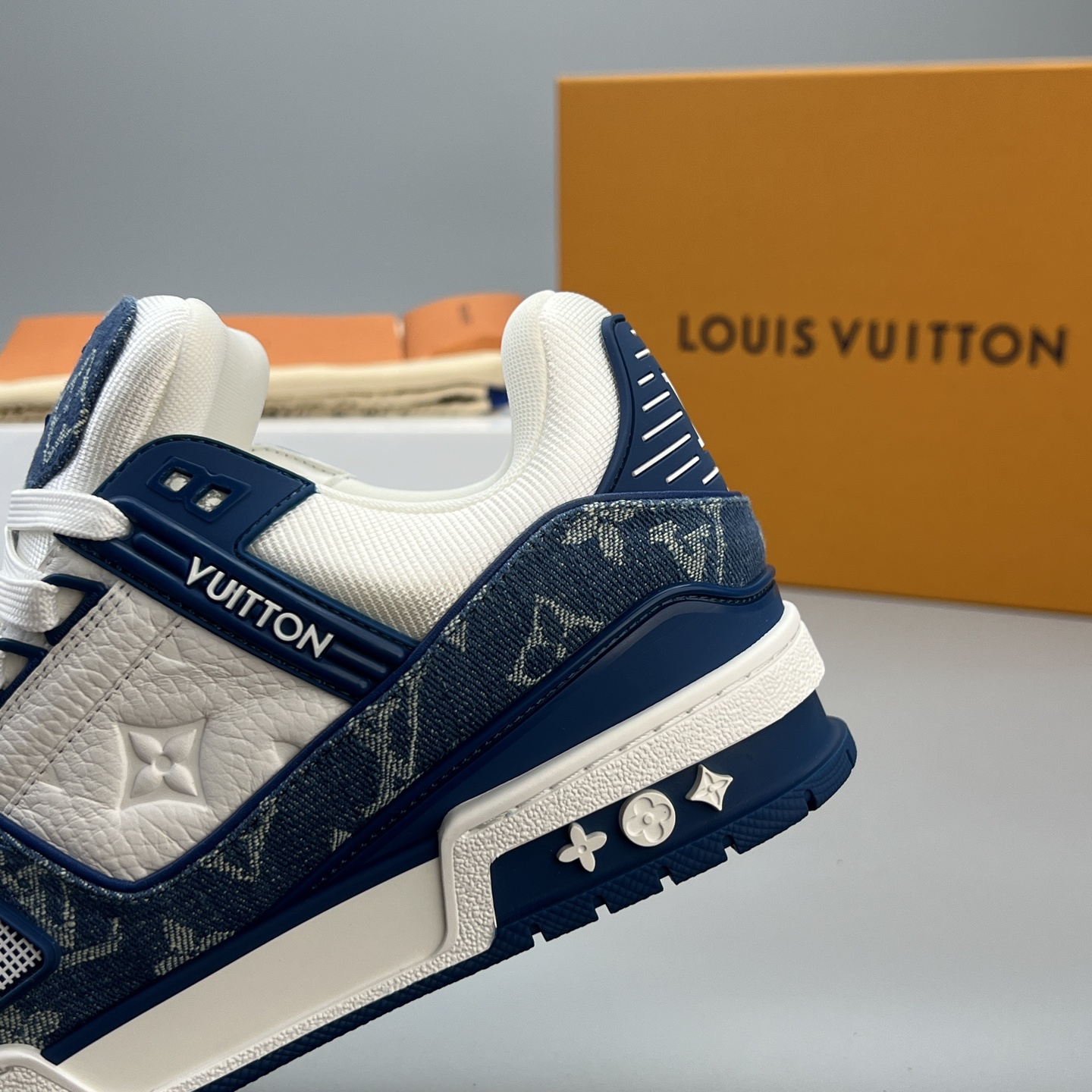 Lv Sneakers-121