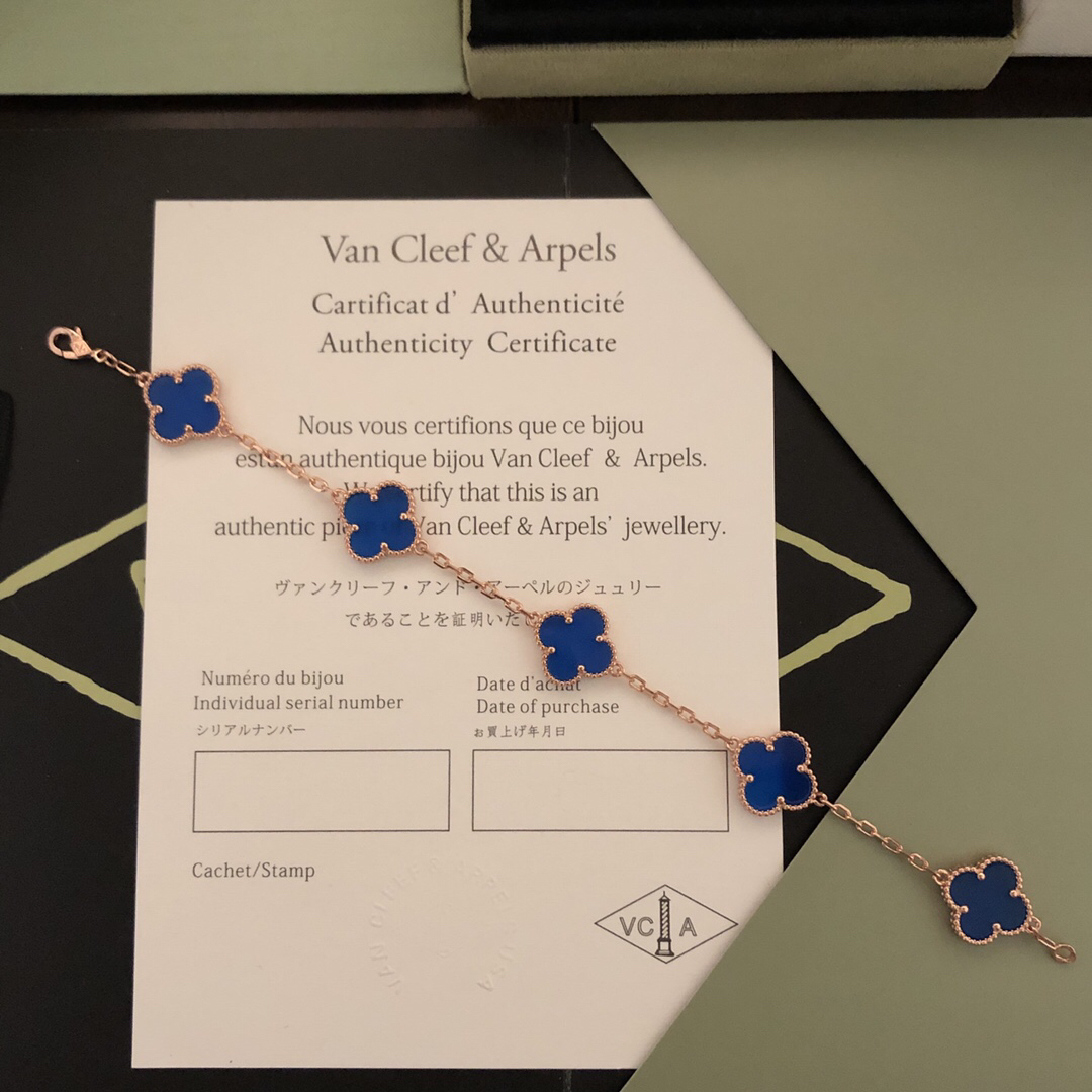 Van Cleef & Arpels necklace-136