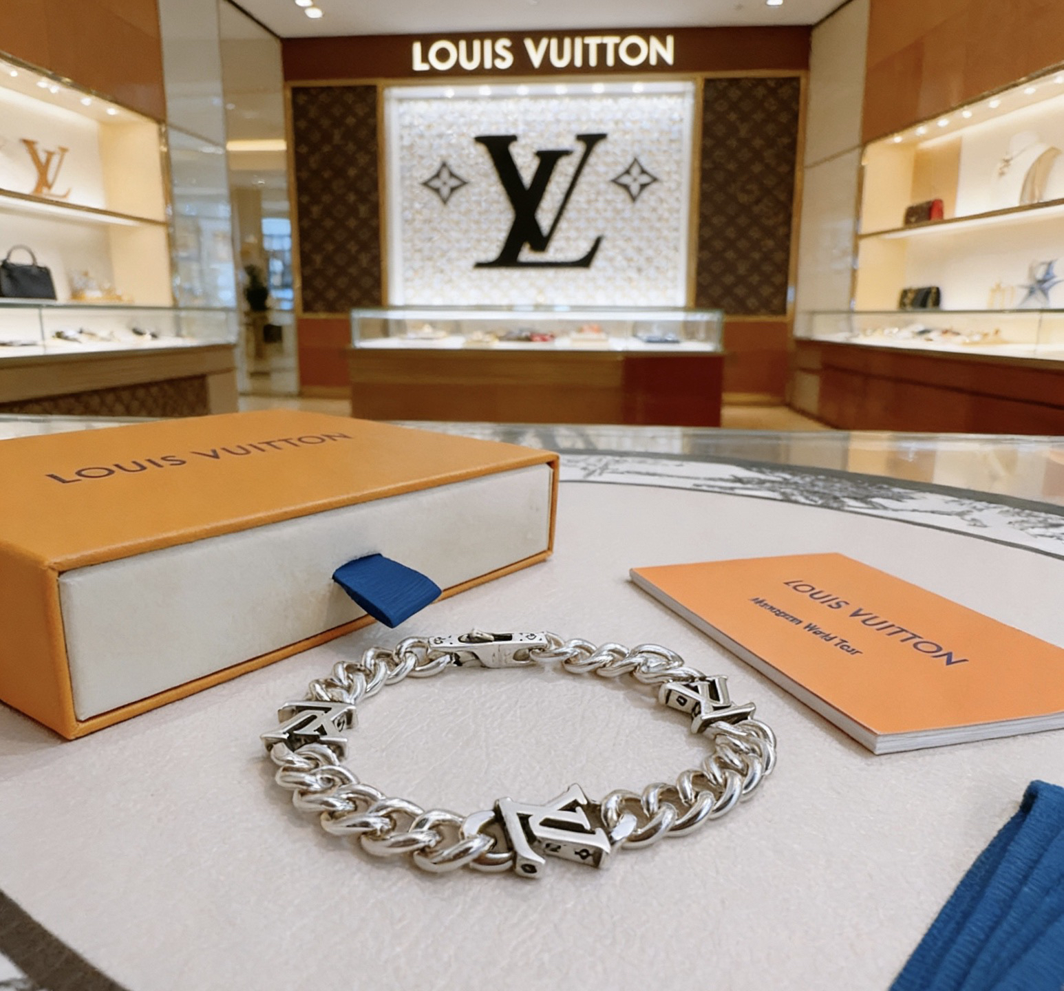 LV Bracelet-91