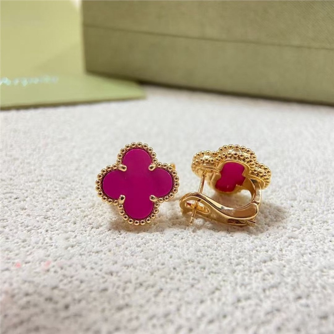 Van Cleef & Arpels earring-75