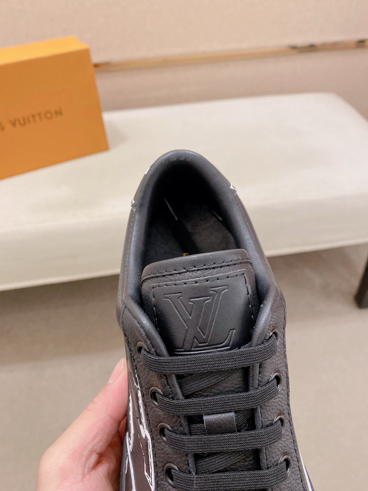 Lv Sneakers-94