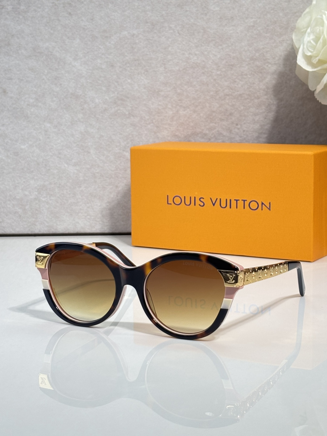 LV glasses-53