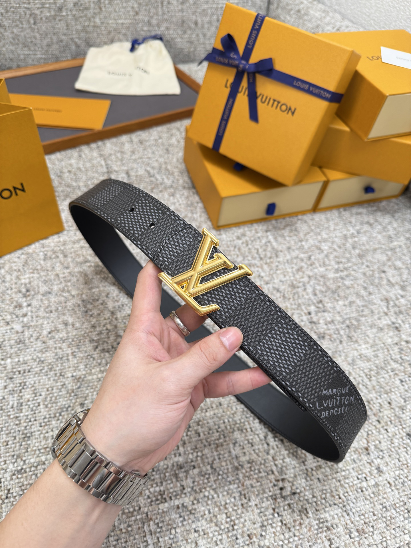 Lv belt-37