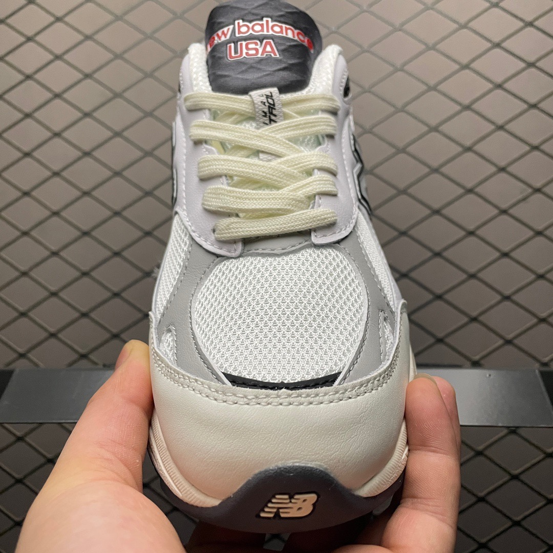 New Balance Sneakers-247