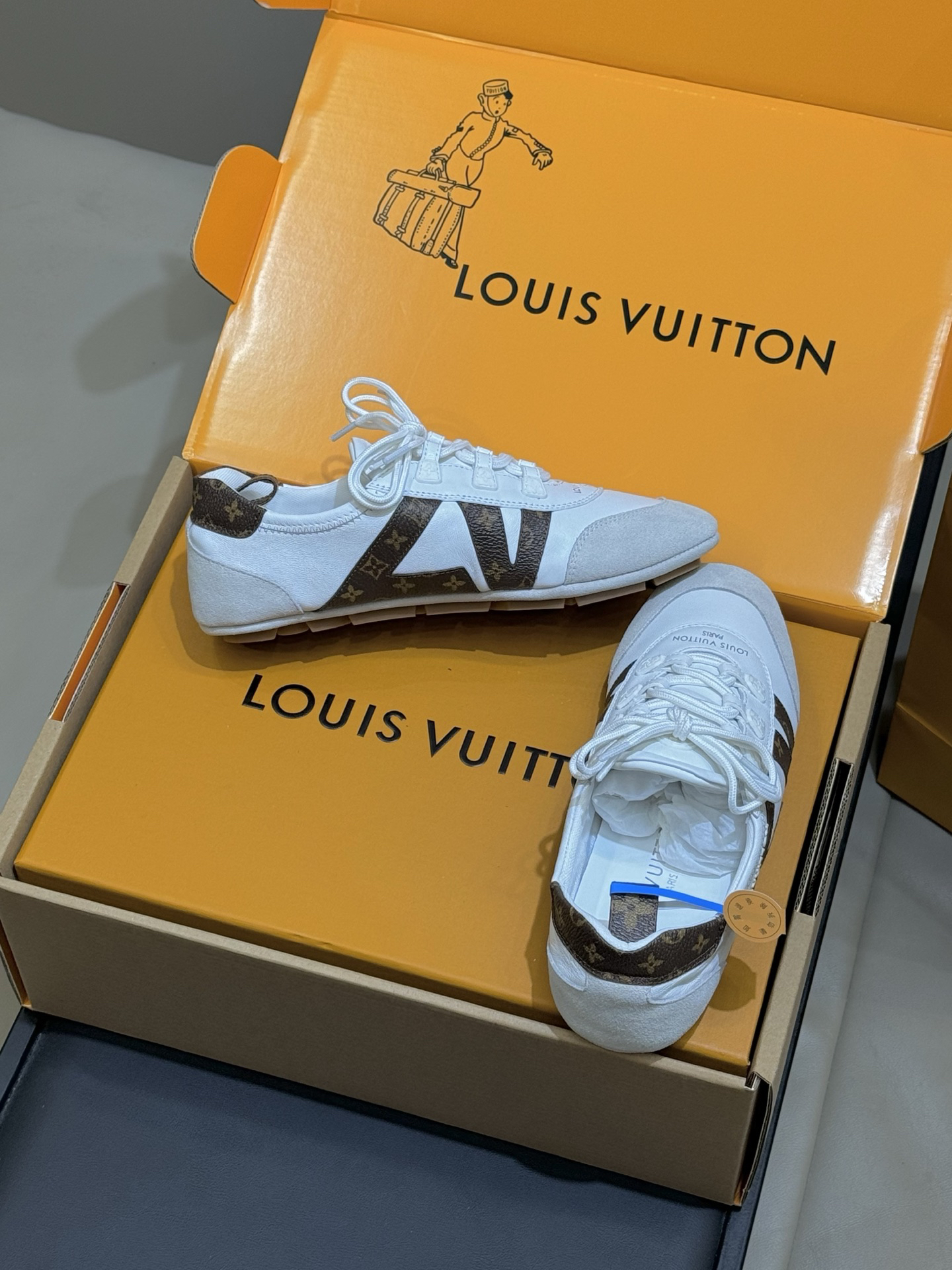 Lv Sneakers-226