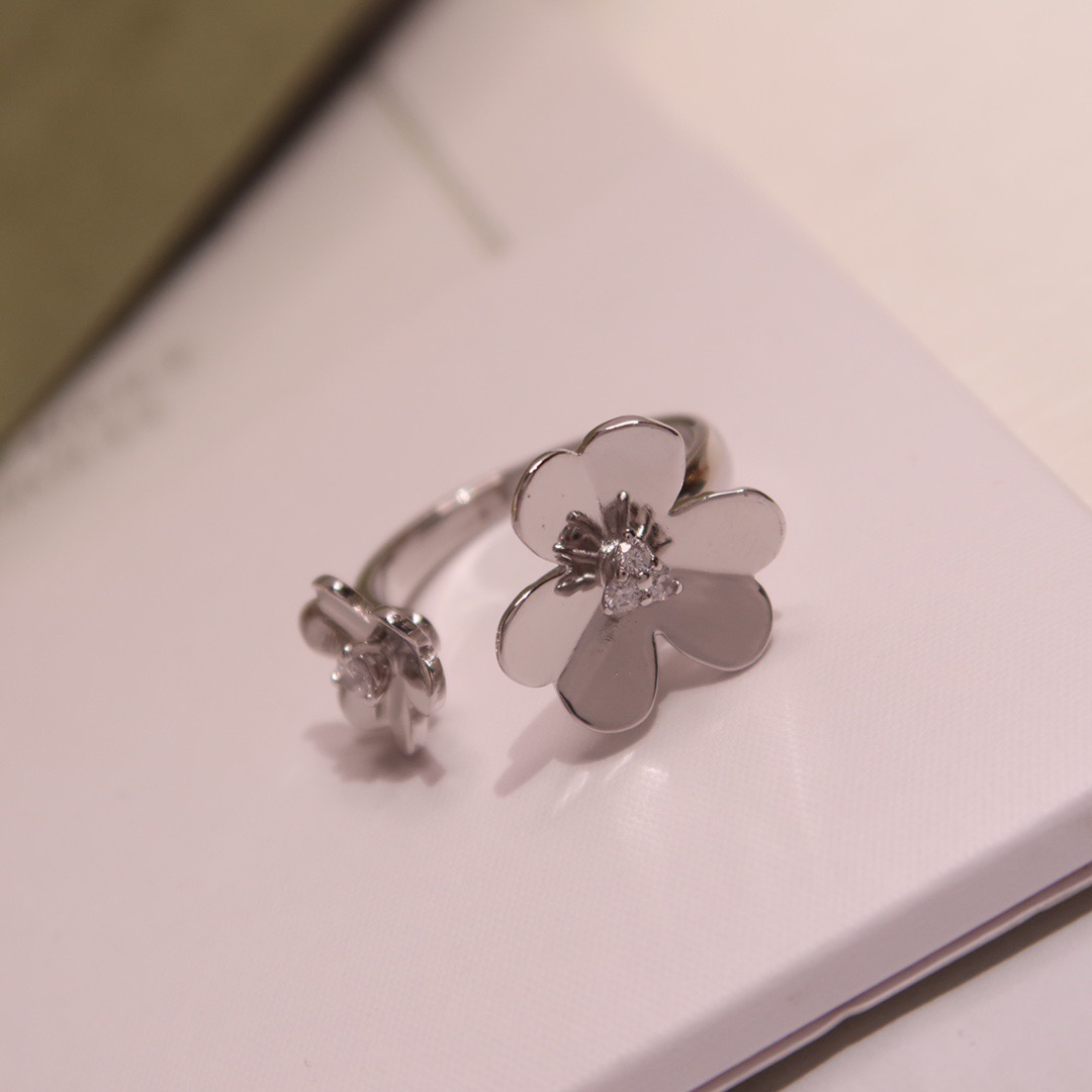 Van Cleef & Arpels ring-60