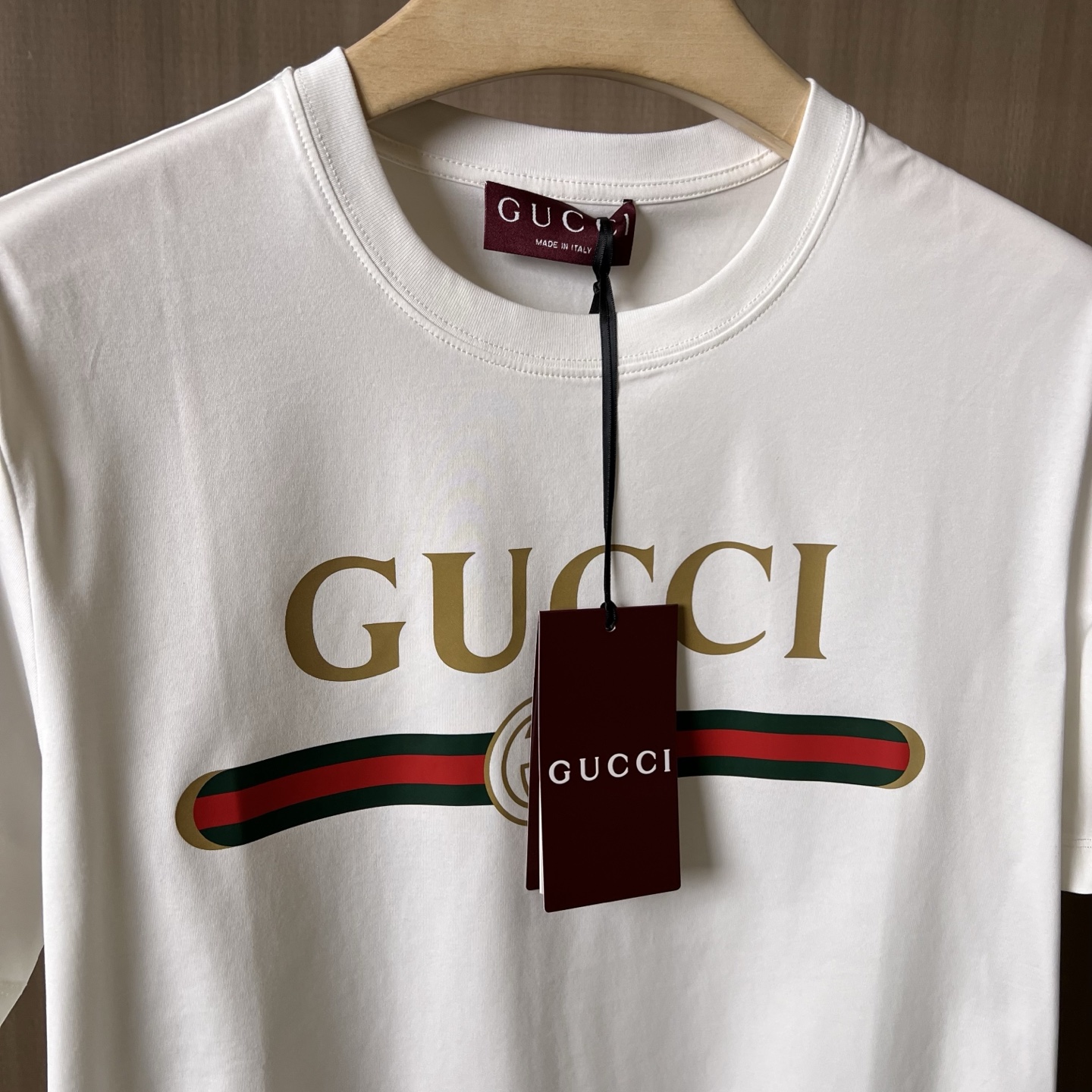 Gucci Clothing-211