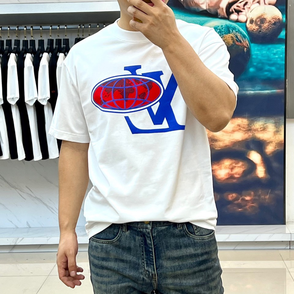 LV clothing-57