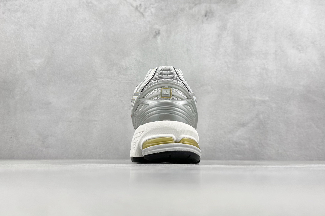 New Balance Sneakers-93