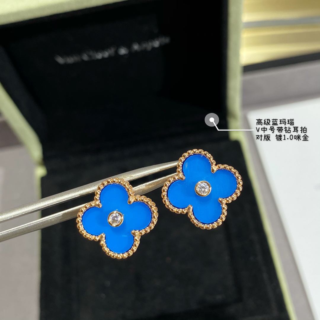 Van Cleef & Arpels earring-60