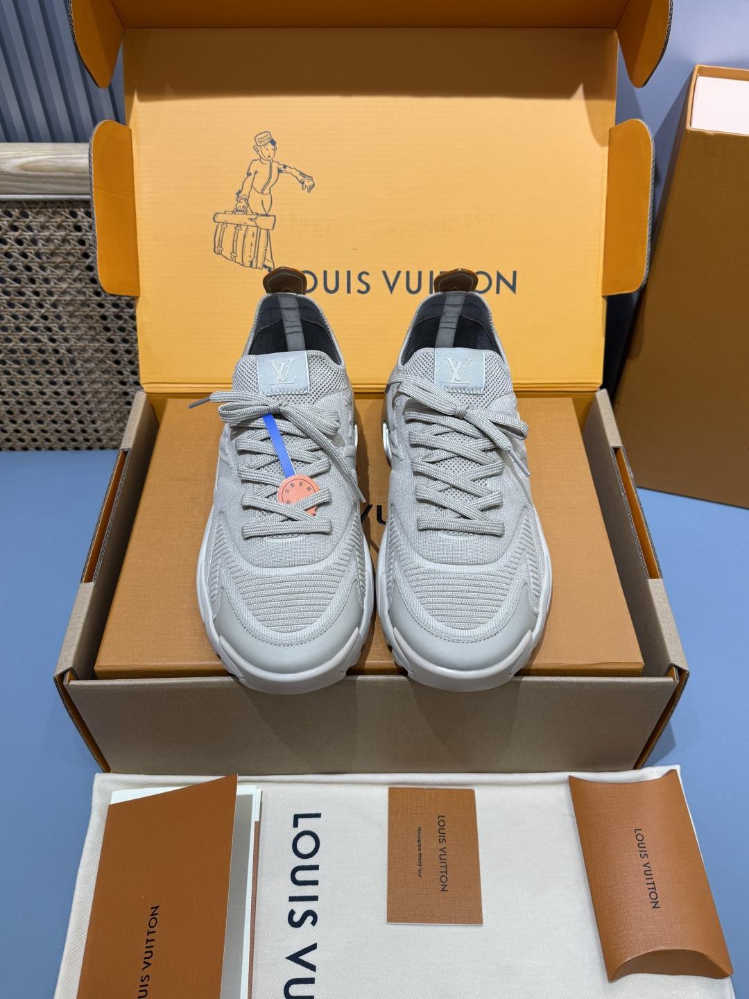 Lv Sneakers-184