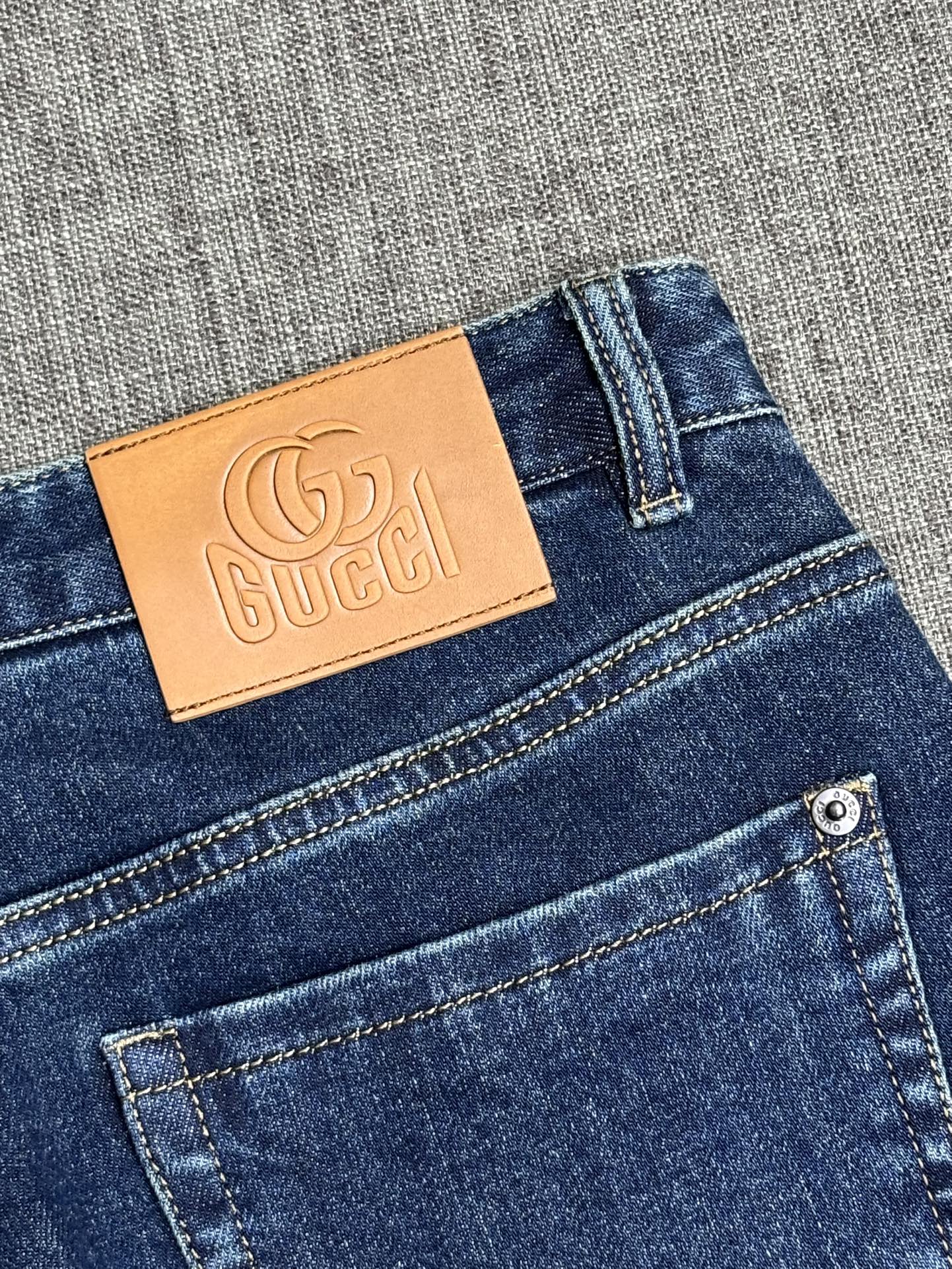Gucci Clothing-190