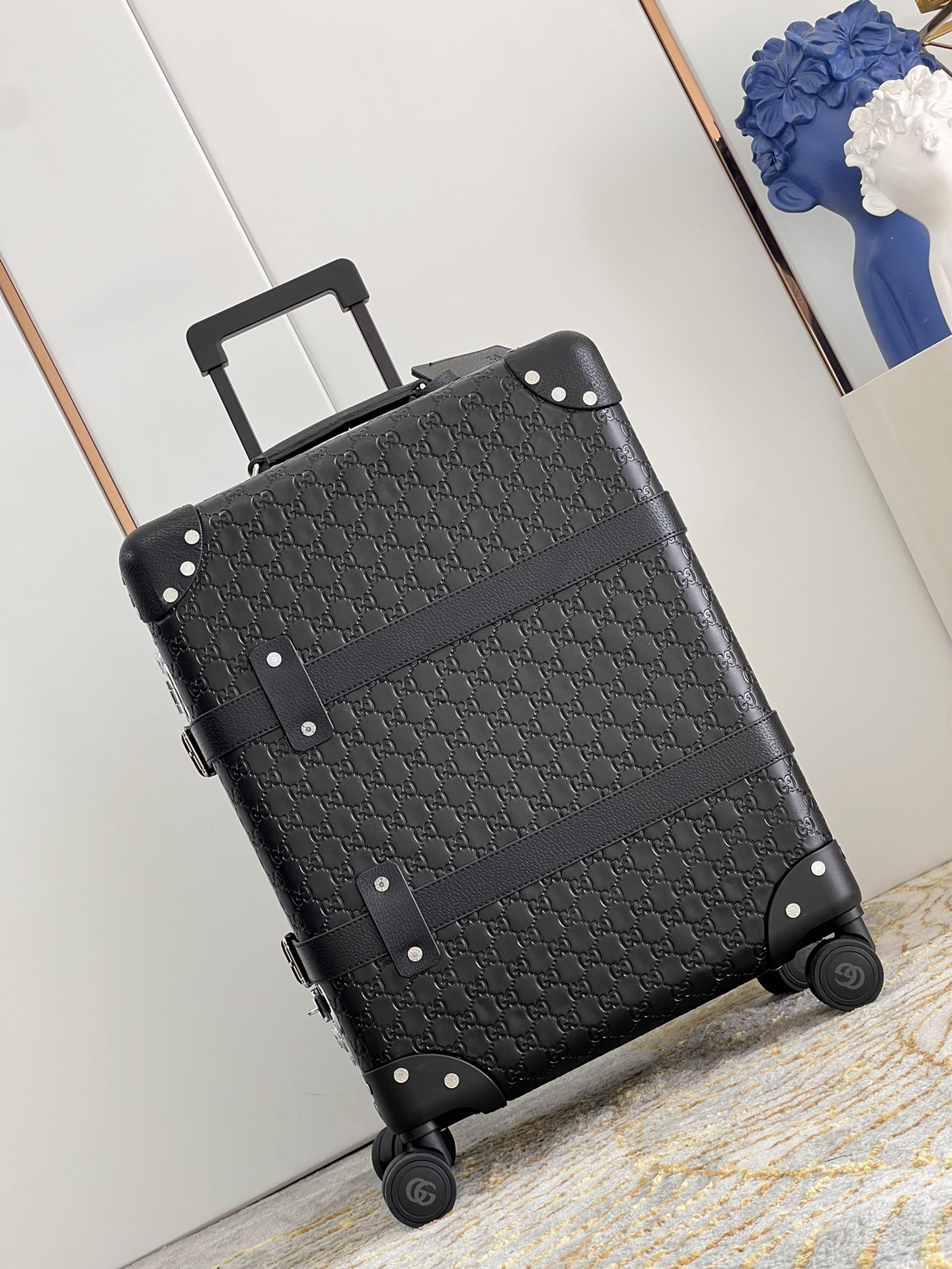 Gucci luggage-1