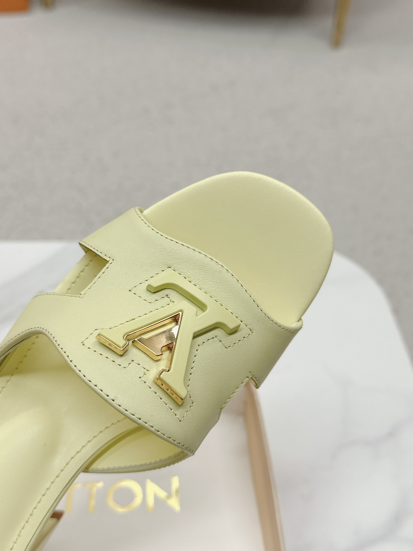 LV Summer footwear