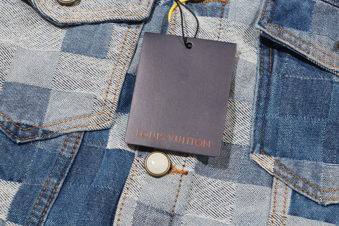 LV clothing-87
