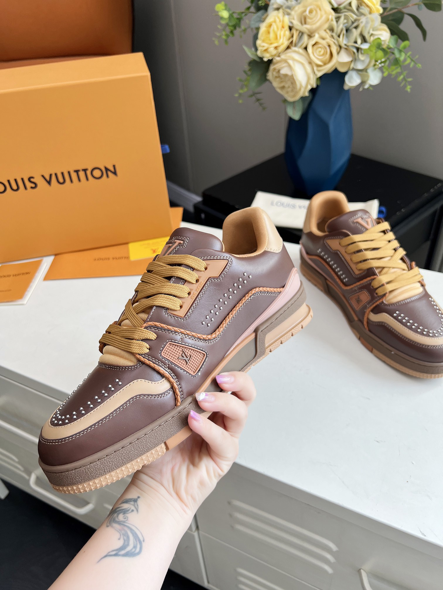 Lv Sneakers-70