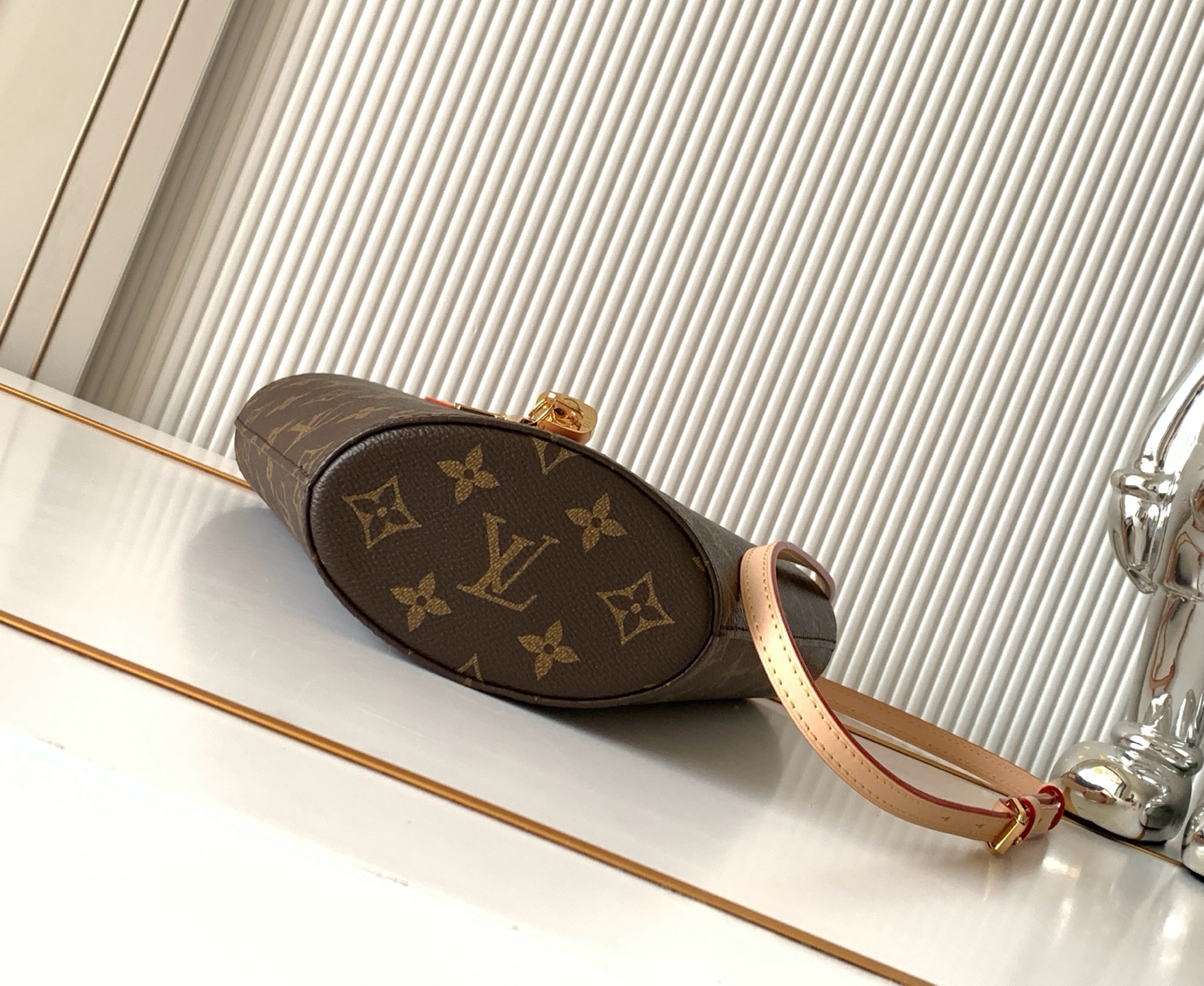 Louis Vuitton Hot New Product-209