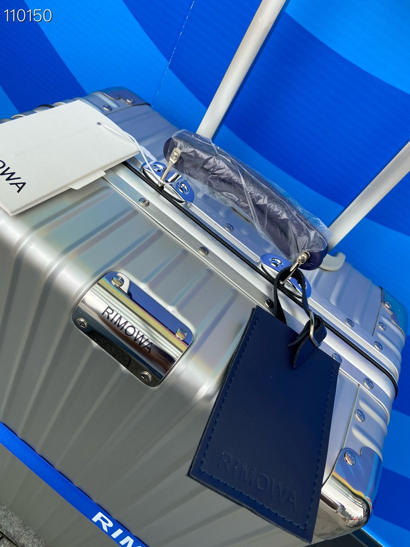 Fendi luggage-29