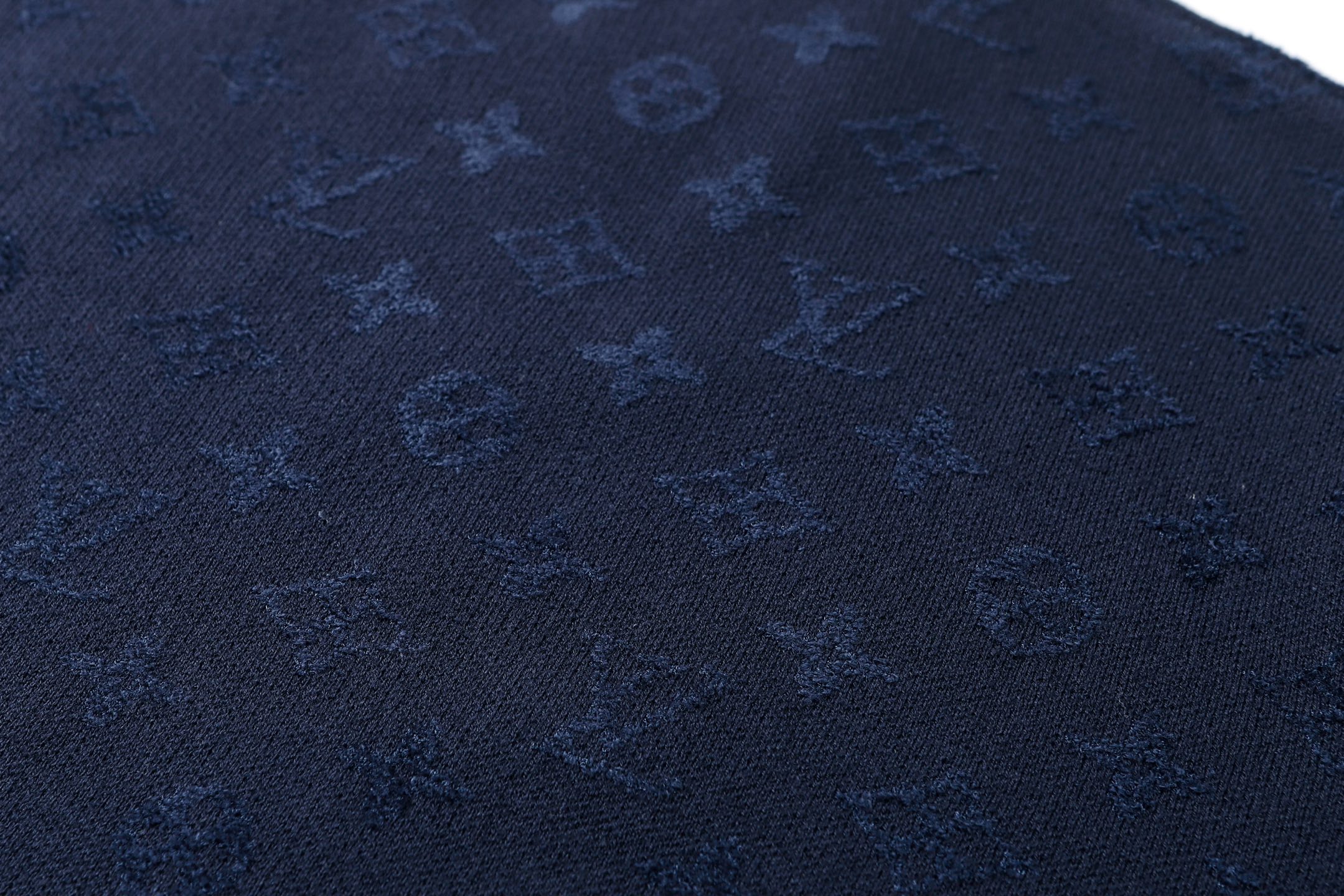LV clothing-225