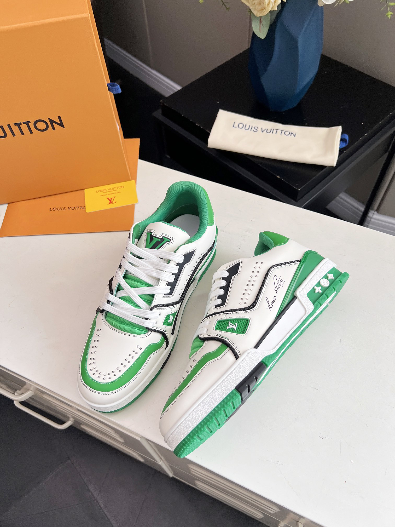 Lv Sneakers-71