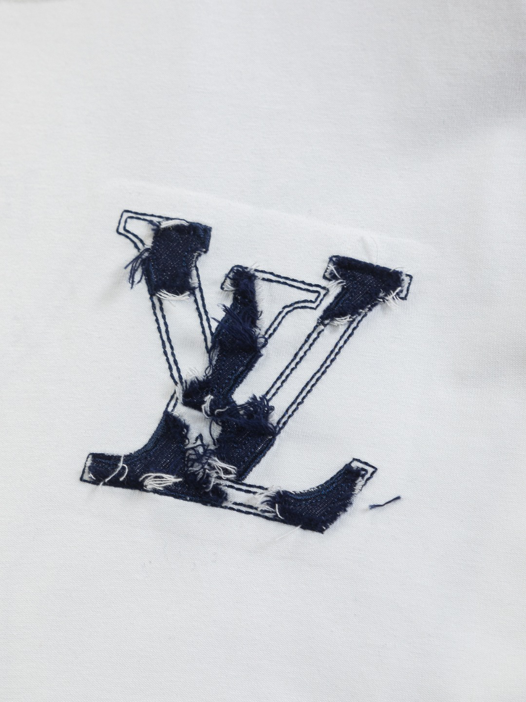 LV clothing-239