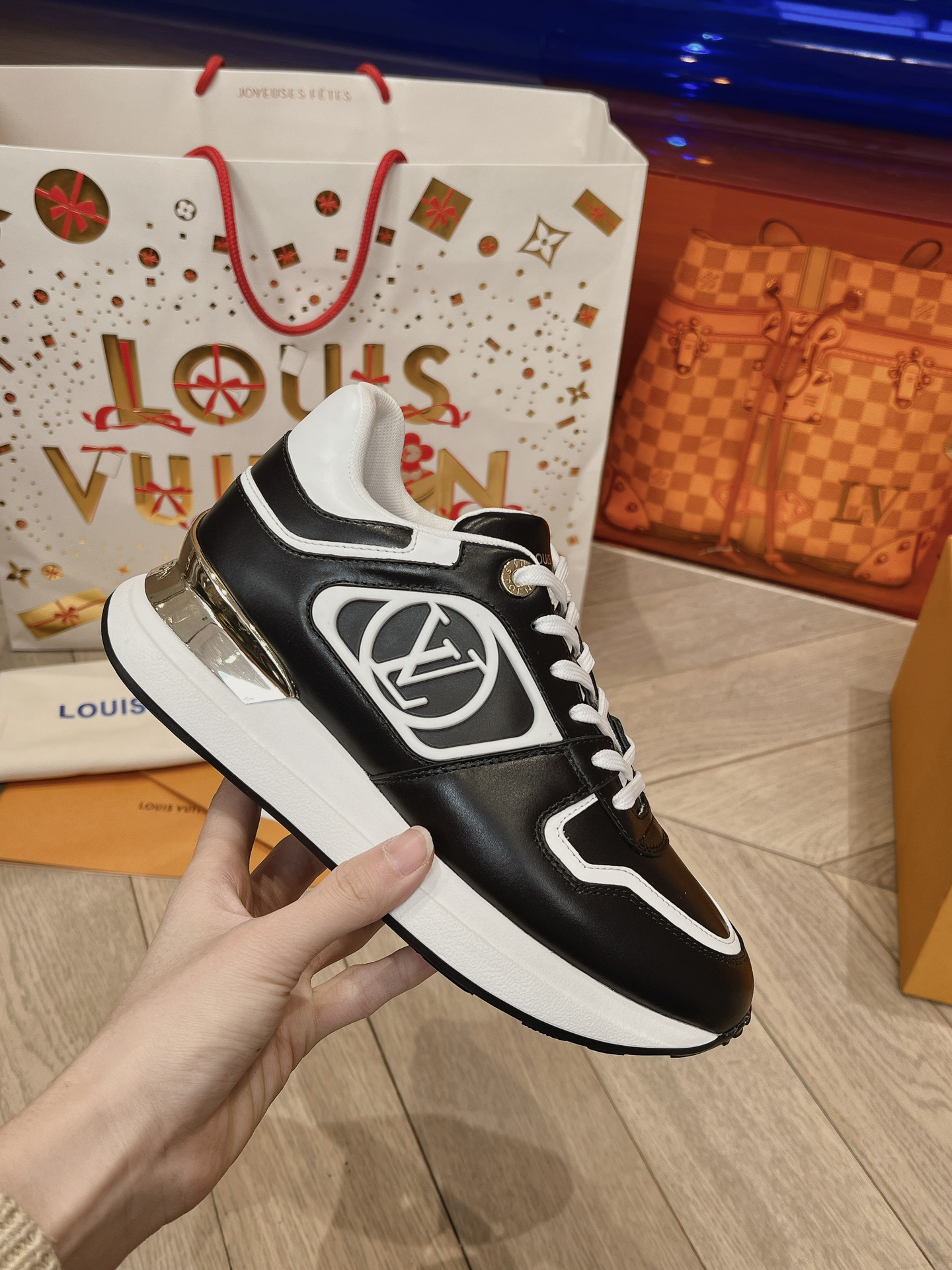 Lv Sneakers-12