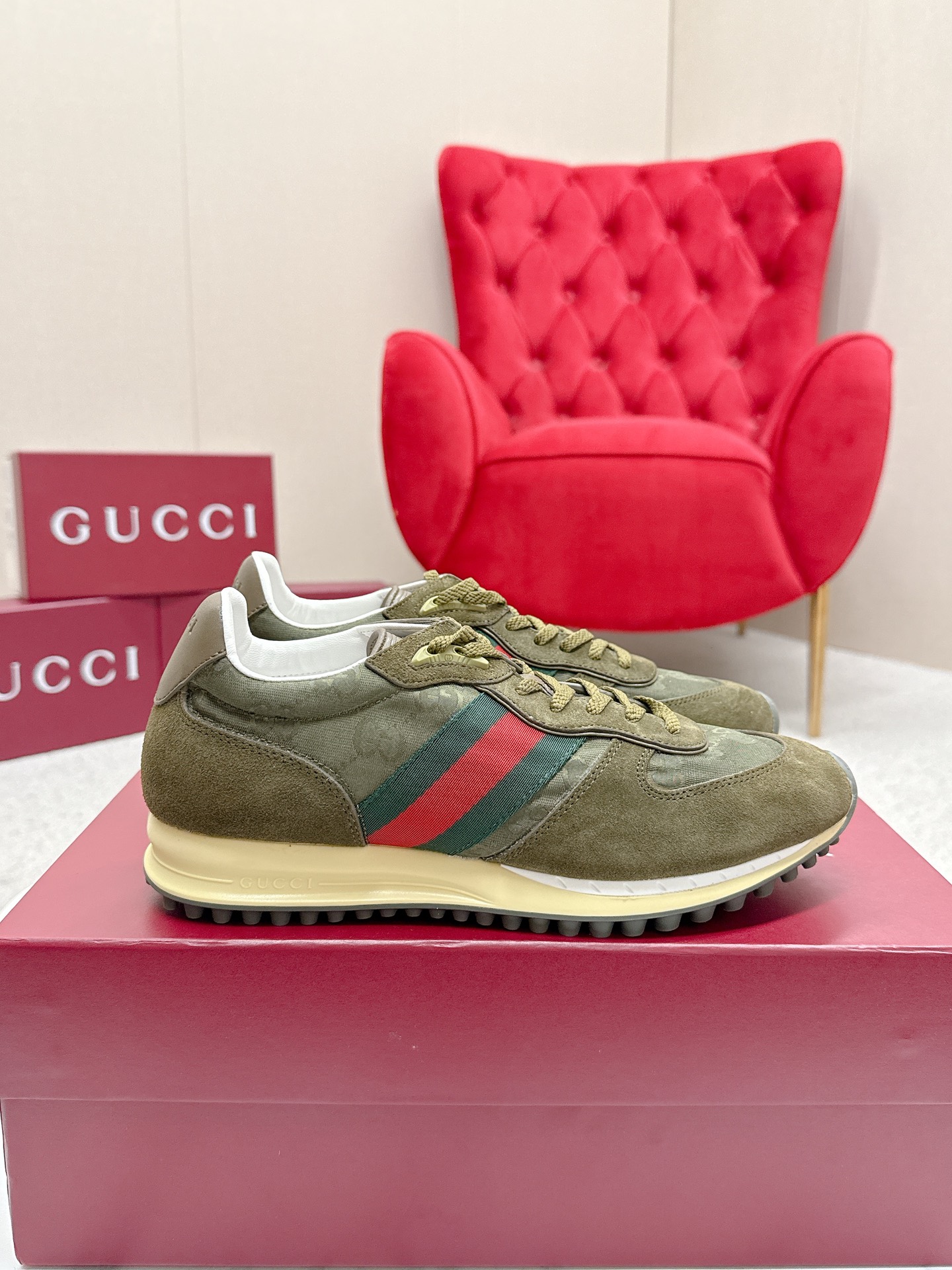 Gucci Sneakers-184