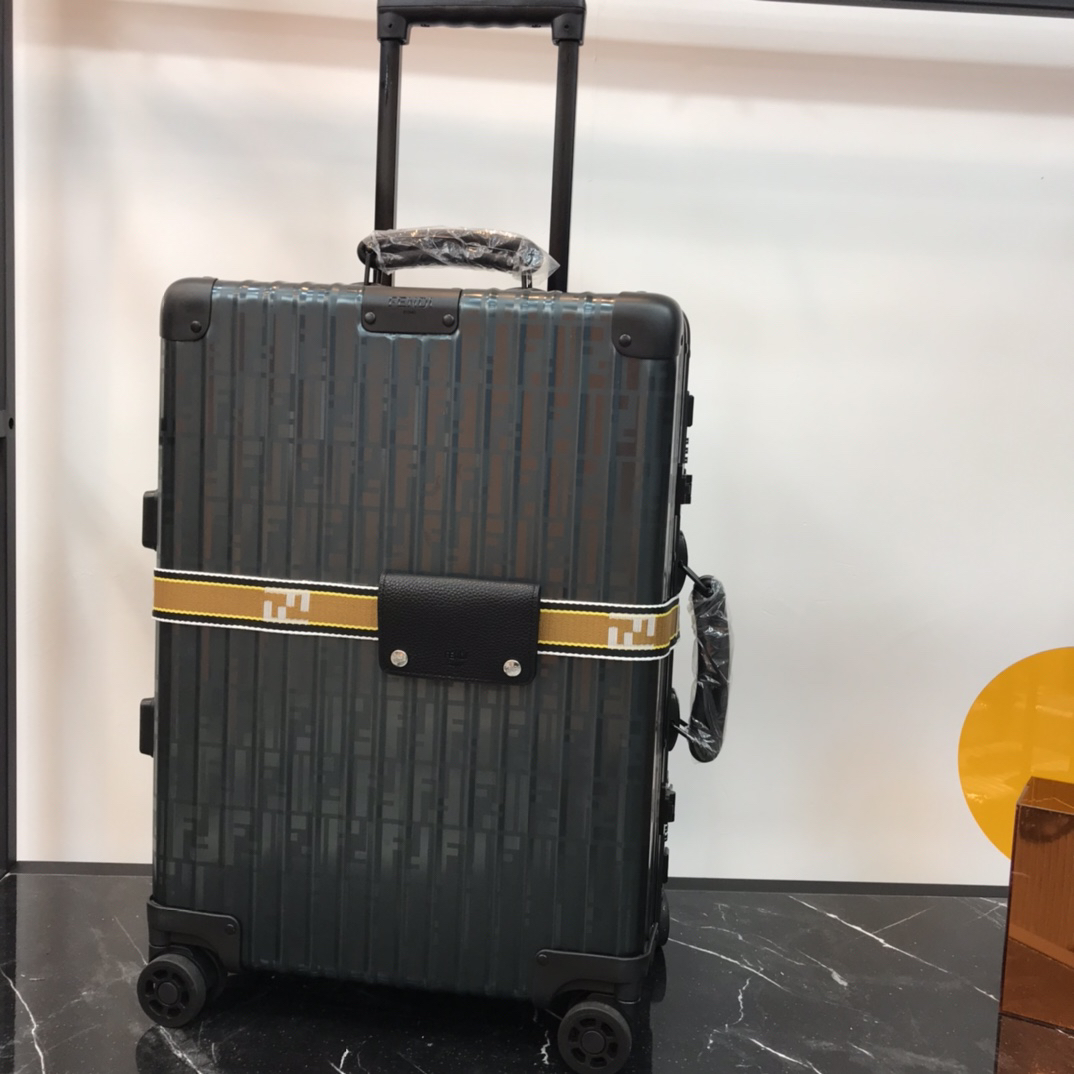 Fendi luggage-19