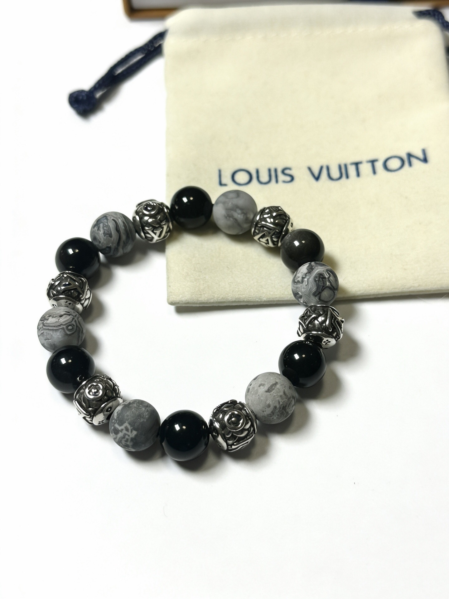 LV Bracelet-32